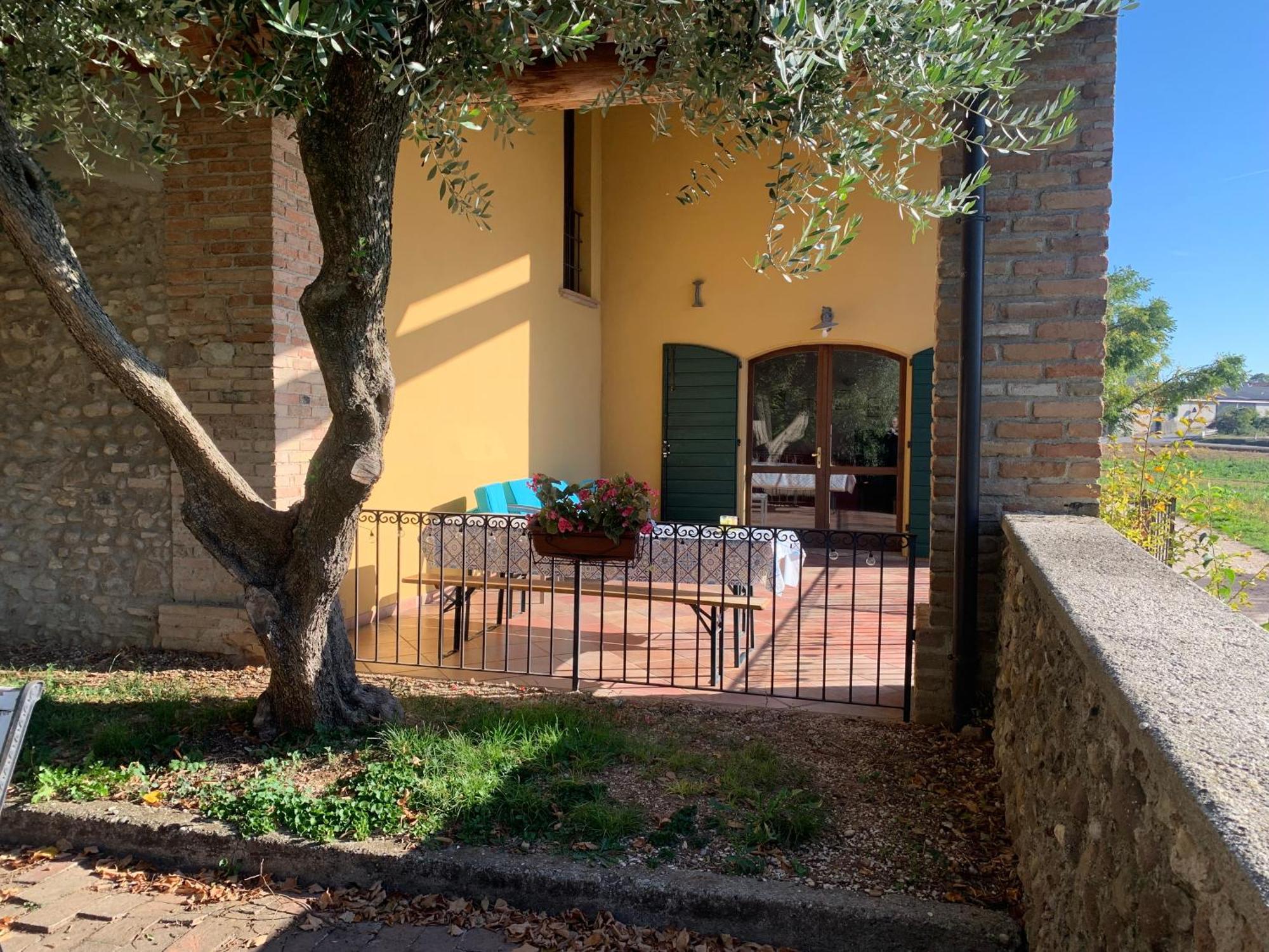 Agriturismo Case In Collina Volta Mantovana Ngoại thất bức ảnh